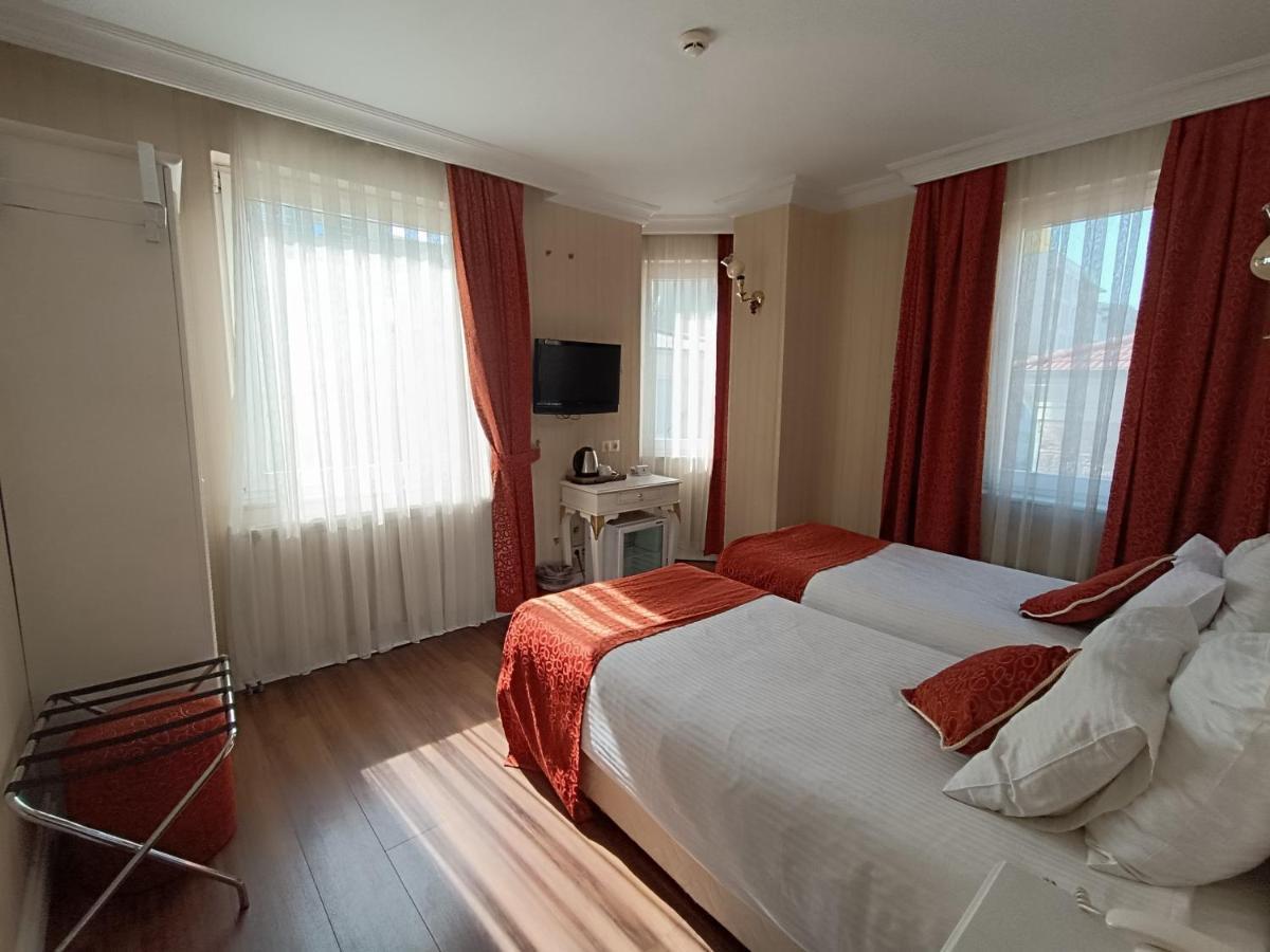 Quarto com Cama de Casal ou 2 de Solteiro e Cama Extra